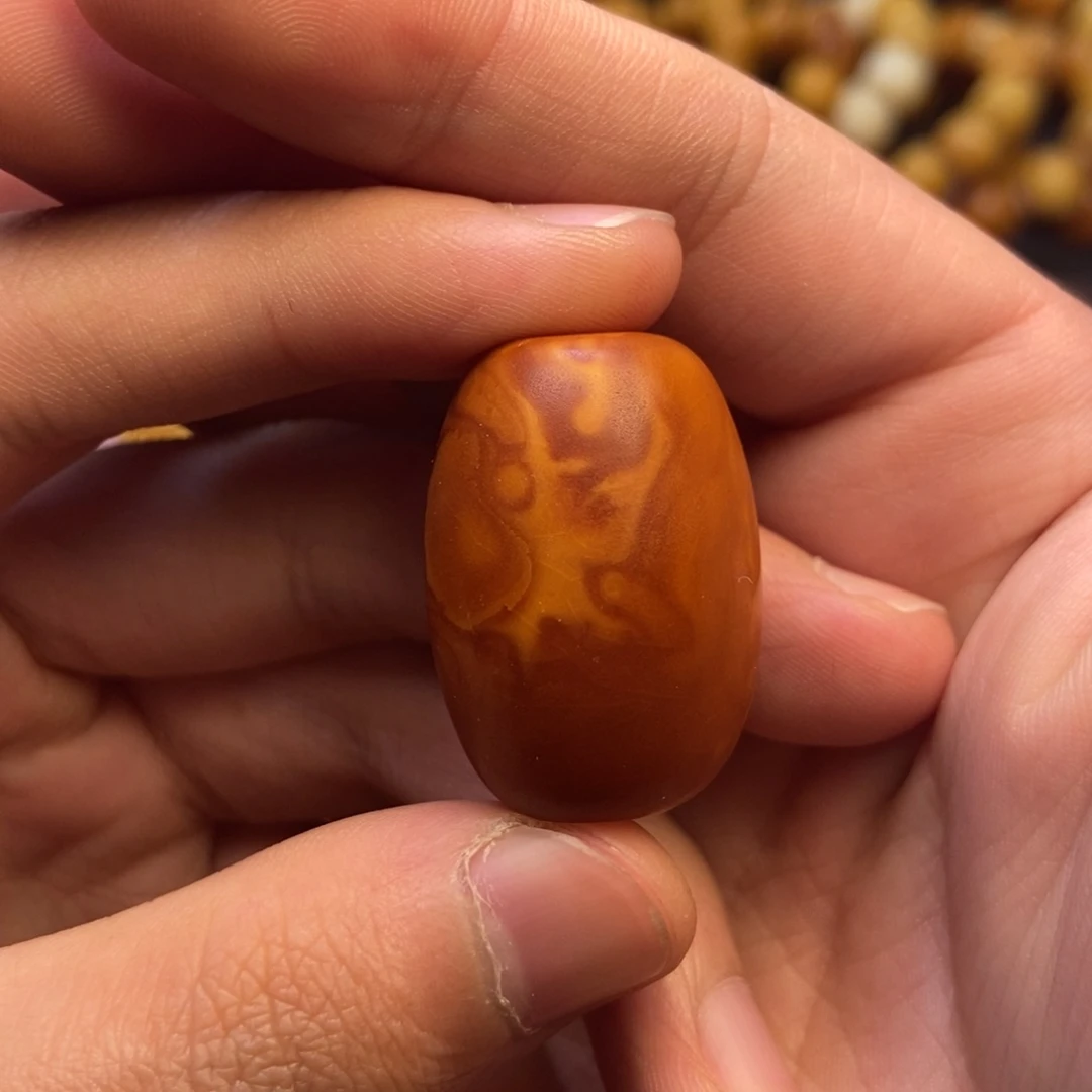 蜜蜡未镶嵌珠宝奇石