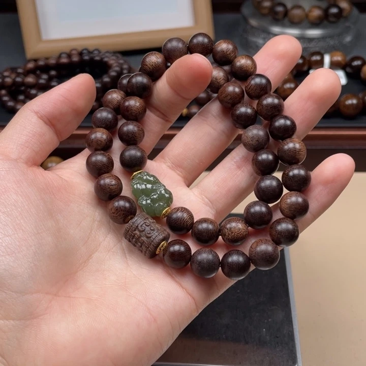 沉香碎屑沉香➕越南富森红土玉化瘤疤1.0