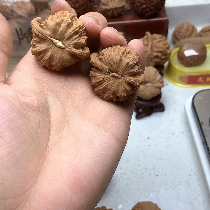 Έ***肆文玩核桃吊坠白狮子翅膀
