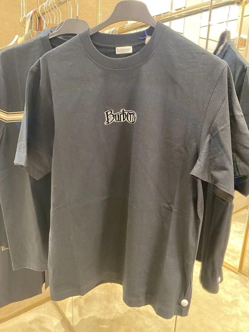 未使用 BURBERRY/博柏利 博柏利黑色英文T恤 折扣款