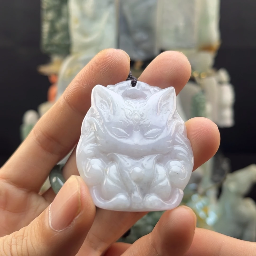 翡翠未镶嵌颈饰九尾