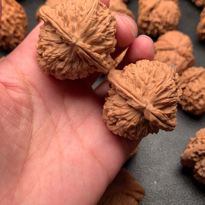 文玩核桃吊坠Z*L狮子头