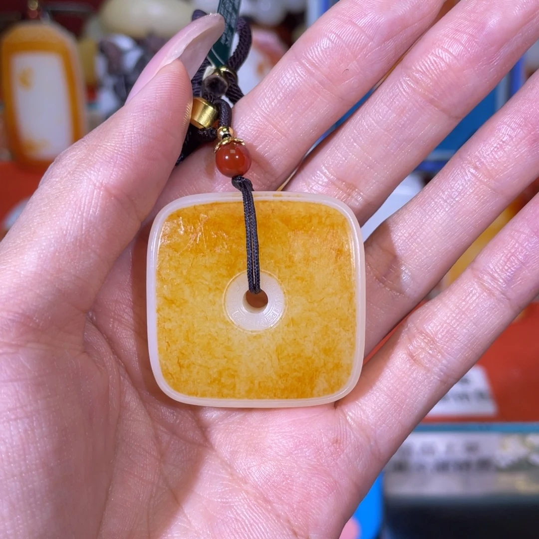 梦***x和田玉未镶嵌挂件