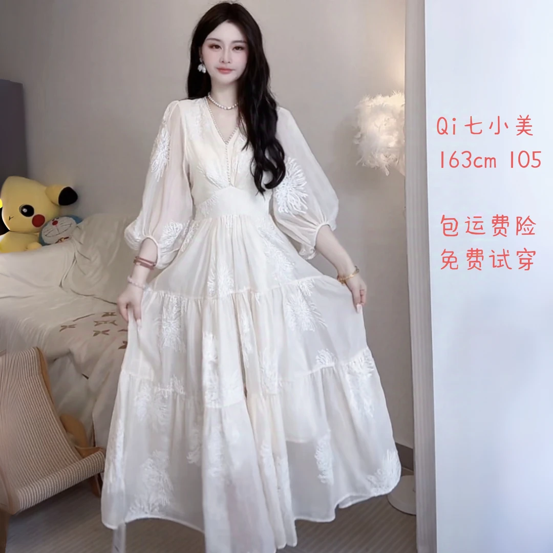 2025夏季新款V领泡泡袖连衣裙女装初恋高级感公主长裙子