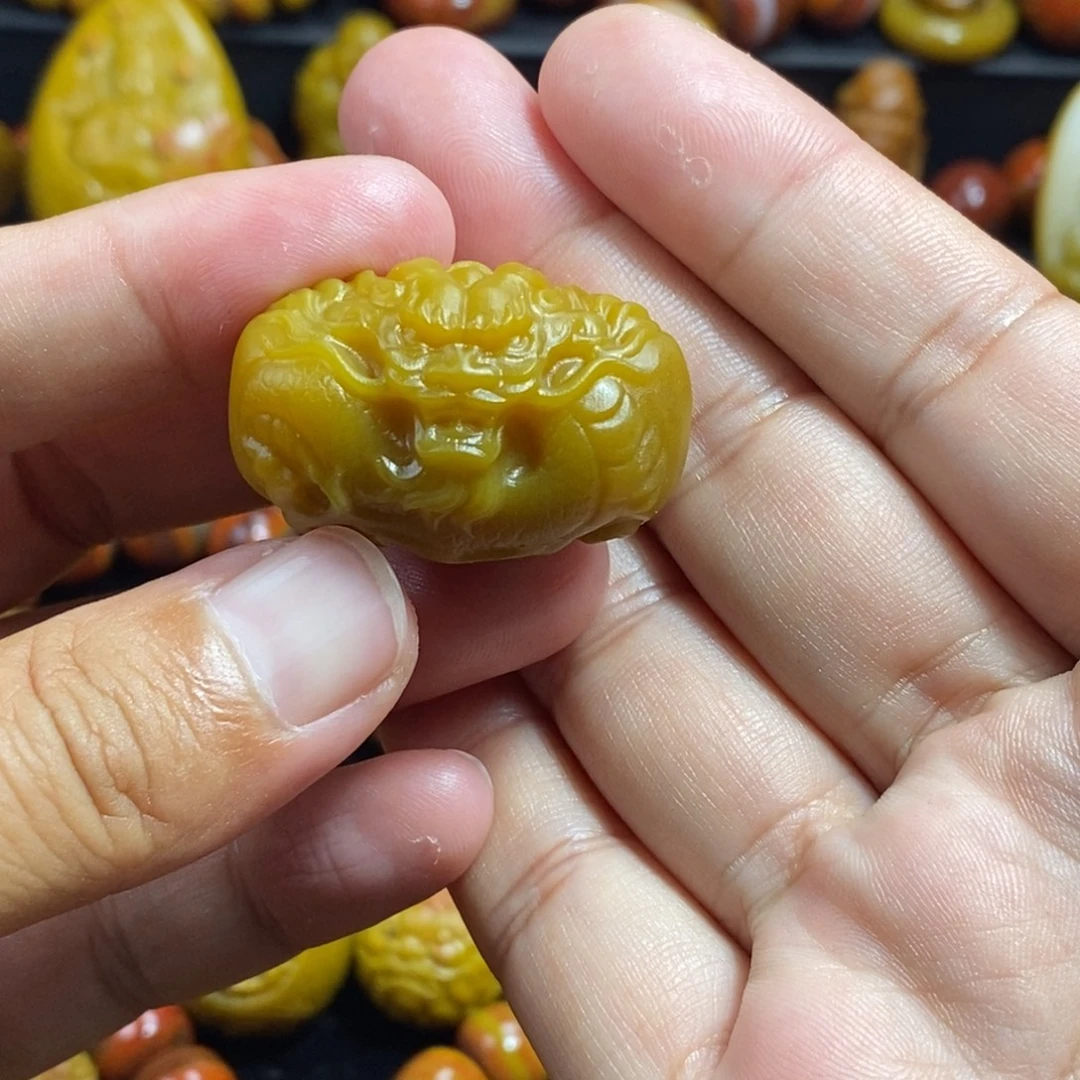 龙***吟玛瑙/玉髓未镶嵌战国红