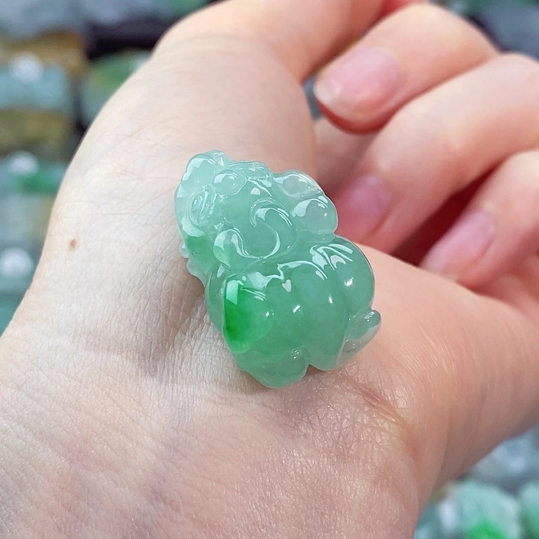 颈饰未镶嵌翡翠天然