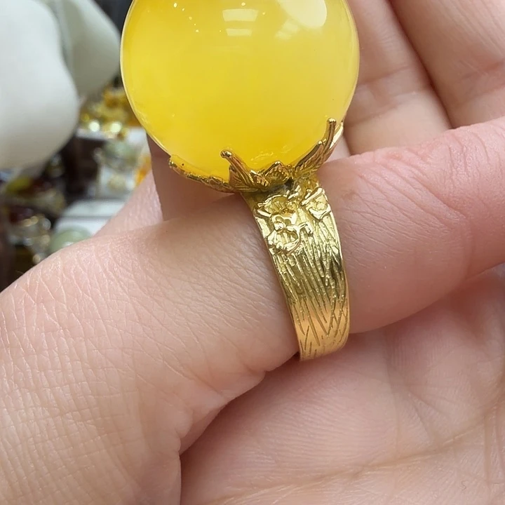 琥珀未镶嵌珠宝奇石