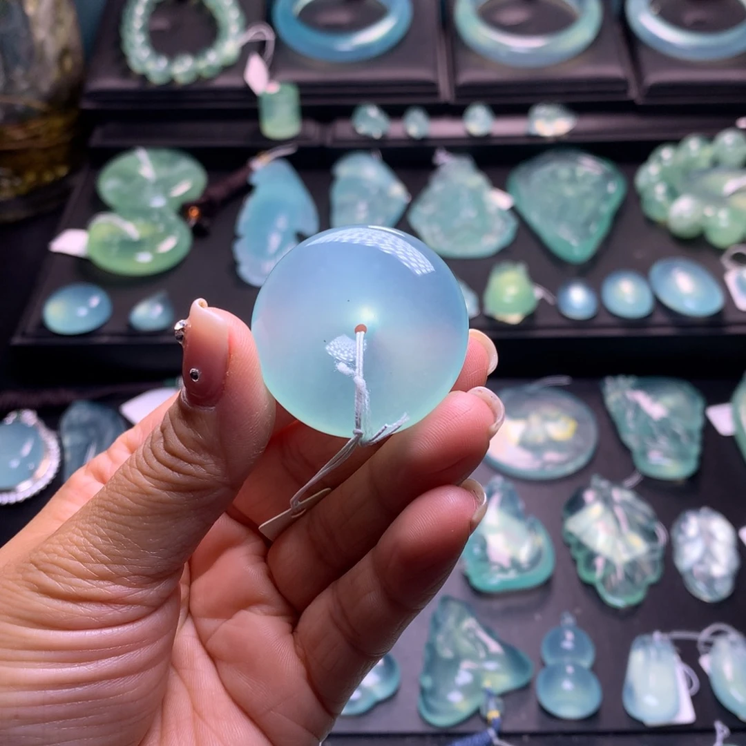 蛇纹石玉未镶嵌吊坠