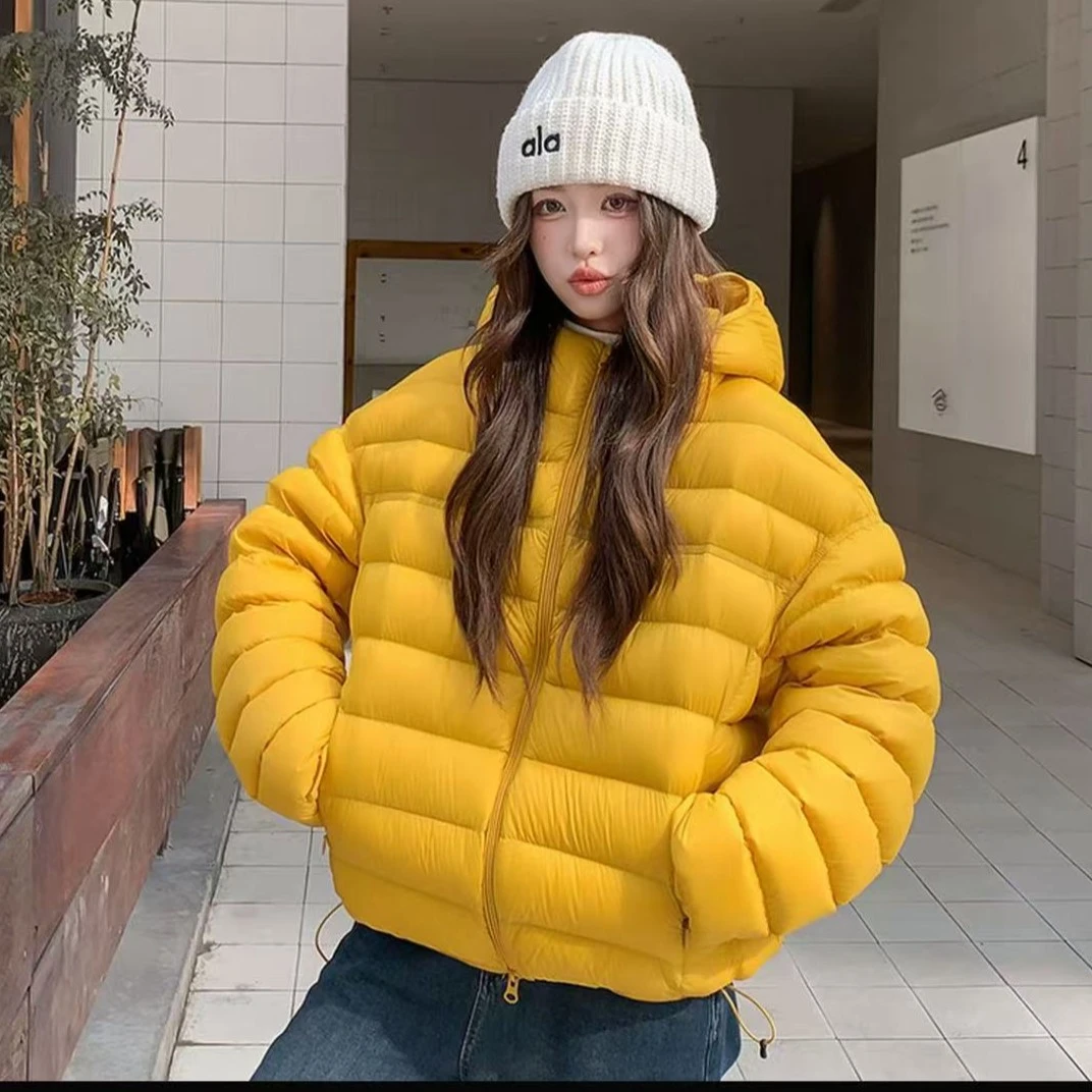 白鸭绒冬季新款排骨羽绒服女轻薄泡芙短款保暖连帽羽绒服外套