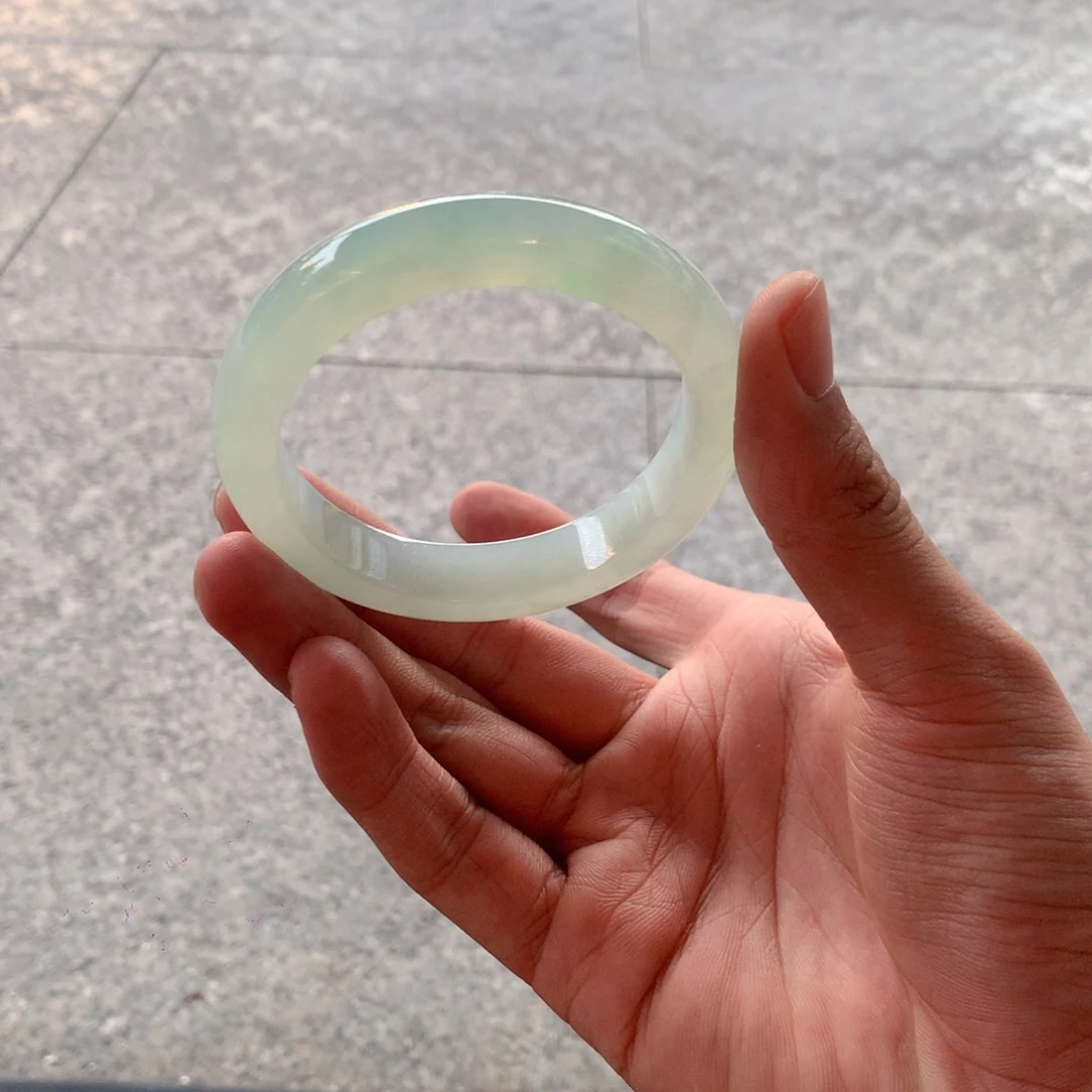 翡翠手镯未镶嵌正