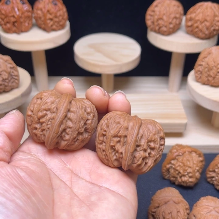 嘻***哈文玩核桃吊坠42元宝