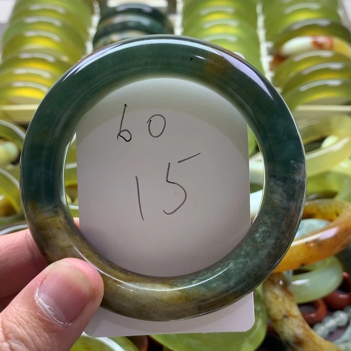 萱***妈蛇纹石玉未镶嵌手镯