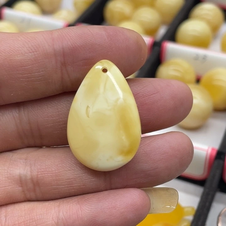 未镶嵌琥珀裸石水滴