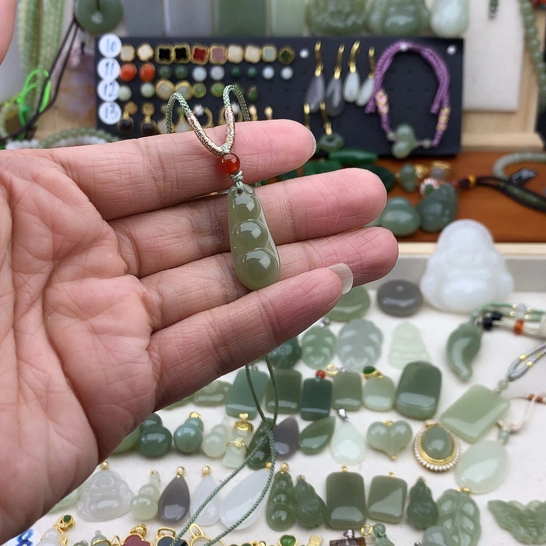 和田玉未镶嵌吊坠(不含链)