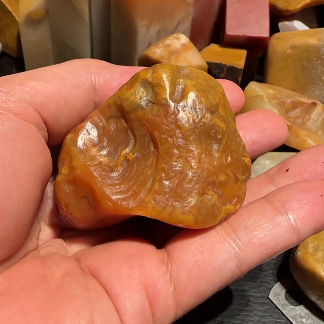 老挝石月****蚁田黄原石，