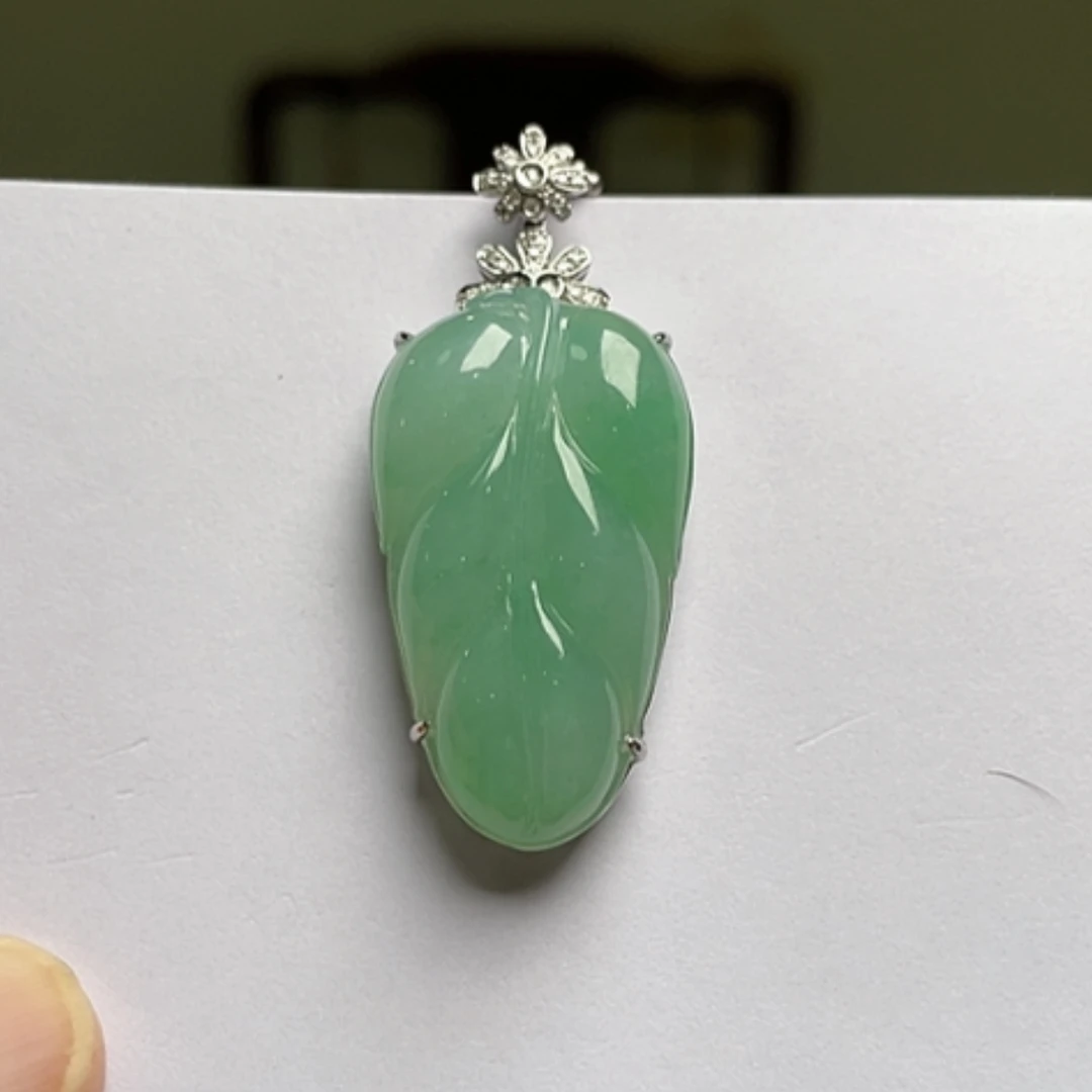 【闪购商品】吊坠(不含链)18K金镶嵌翡翠