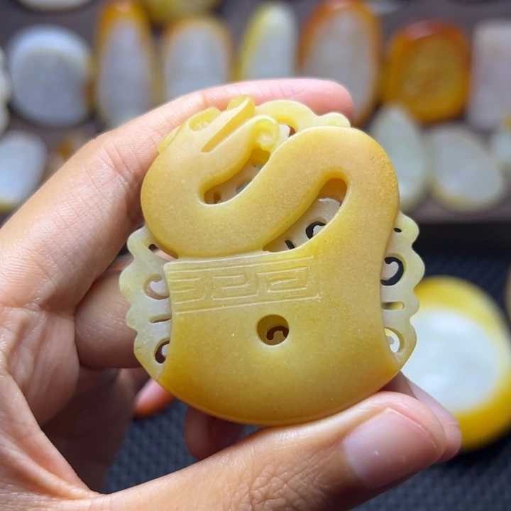 颈饰未镶嵌和田玉