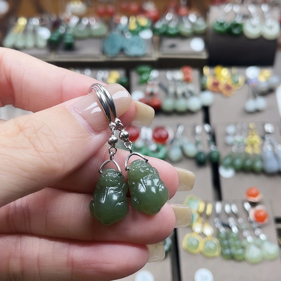 和田玉银S925镶嵌耳饰貔貅