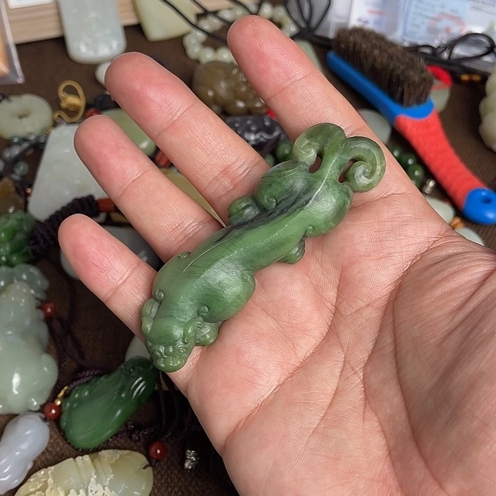 未镶嵌和田玉（糖玉）挂件