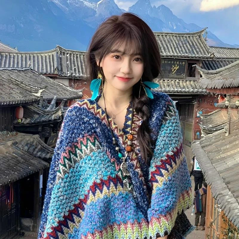 披肩女2025新款云南民族风蓝色旅游披肩女外搭夏氛围感时尚披风