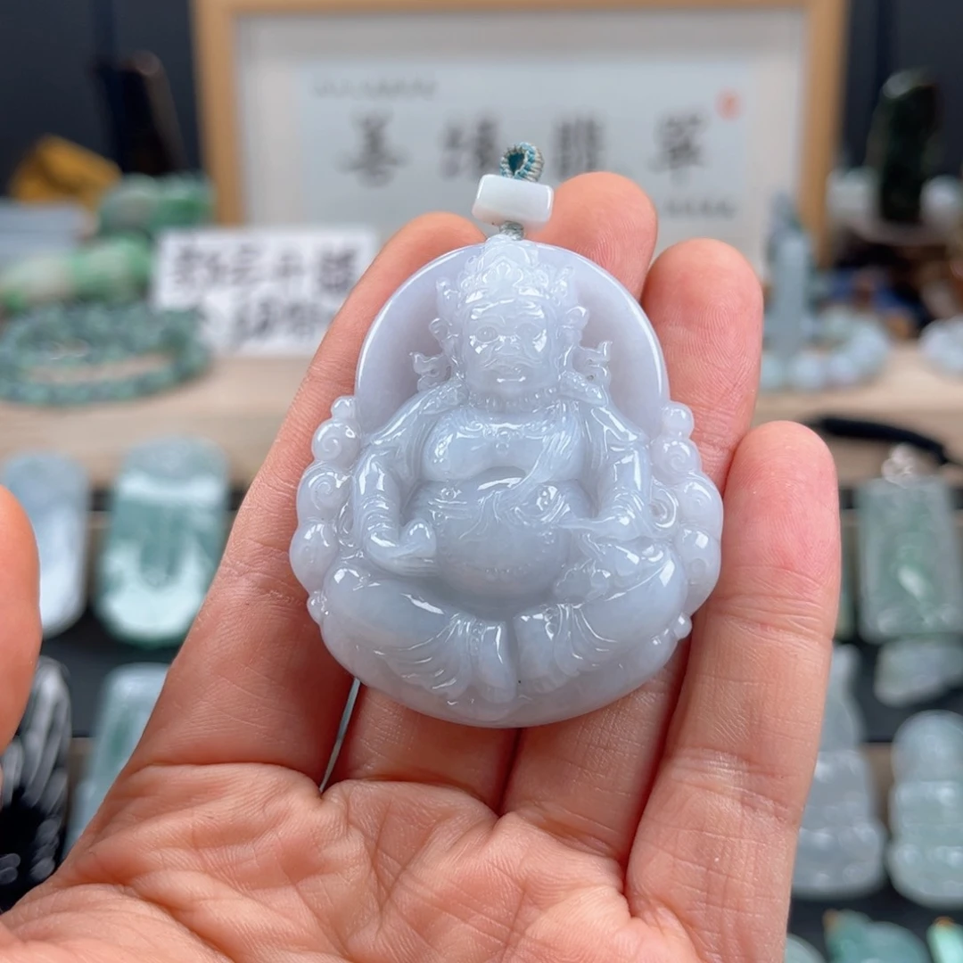 翡翠颈饰未镶嵌黄财神