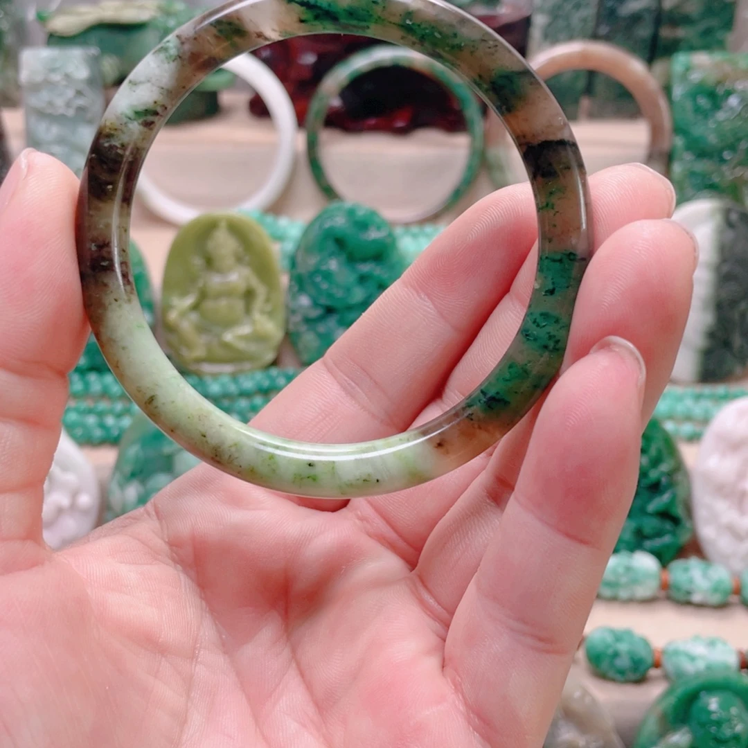 独山玉未镶嵌手镯