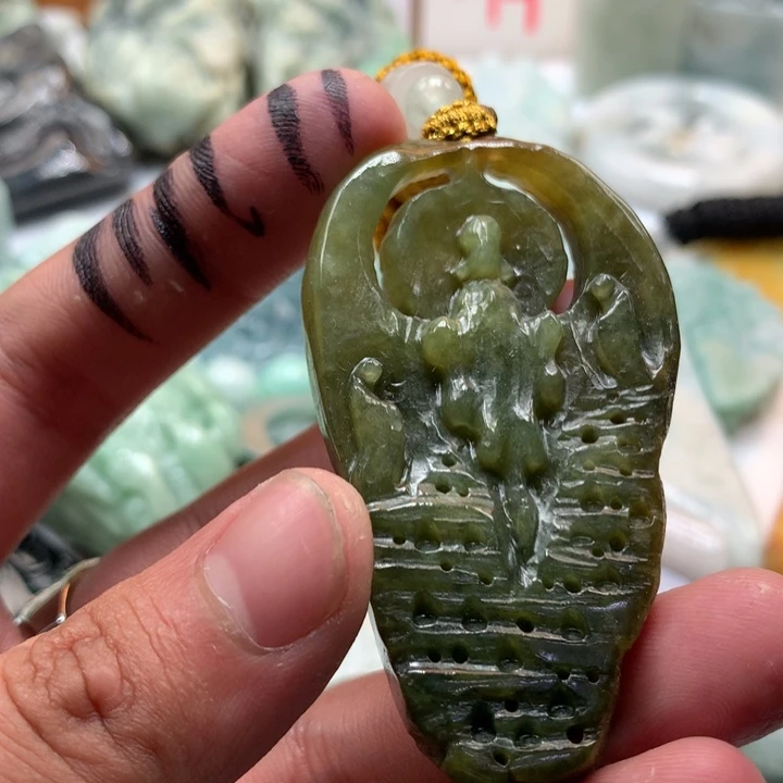 翡翠未镶嵌颈饰保真天然a货翡翠