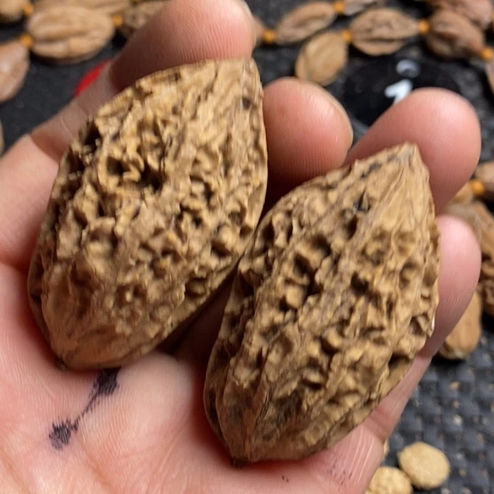 文玩核桃吊坠娜姐164