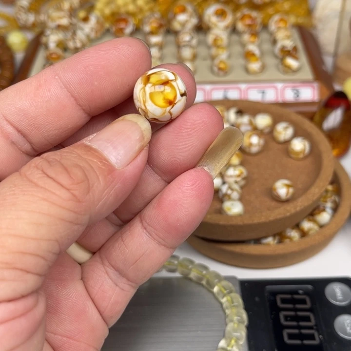 琥珀裸石未镶嵌旺****部45号