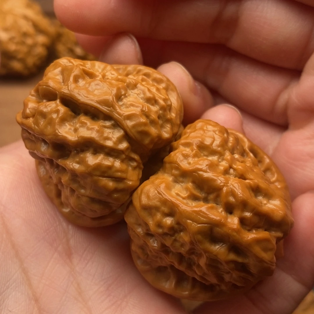 文玩核桃把件诗****灬边40左右