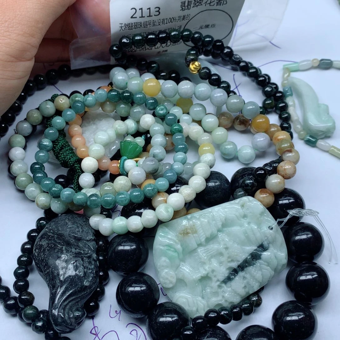 翡翠颈饰未镶嵌手串