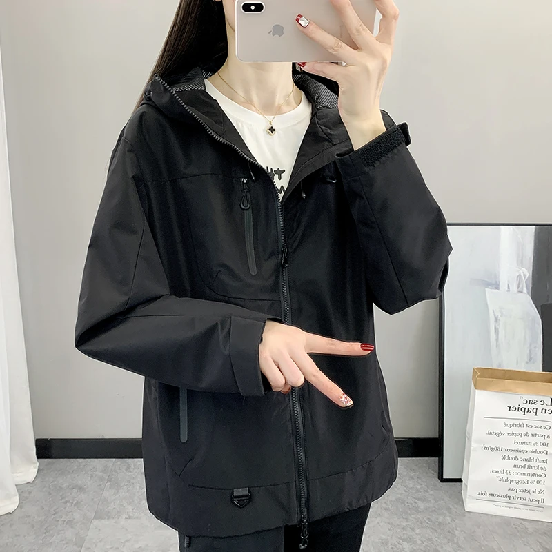 春秋季新品冲锋衣女时尚洋气外套户外运动登山显瘦风衣休闲夹克男