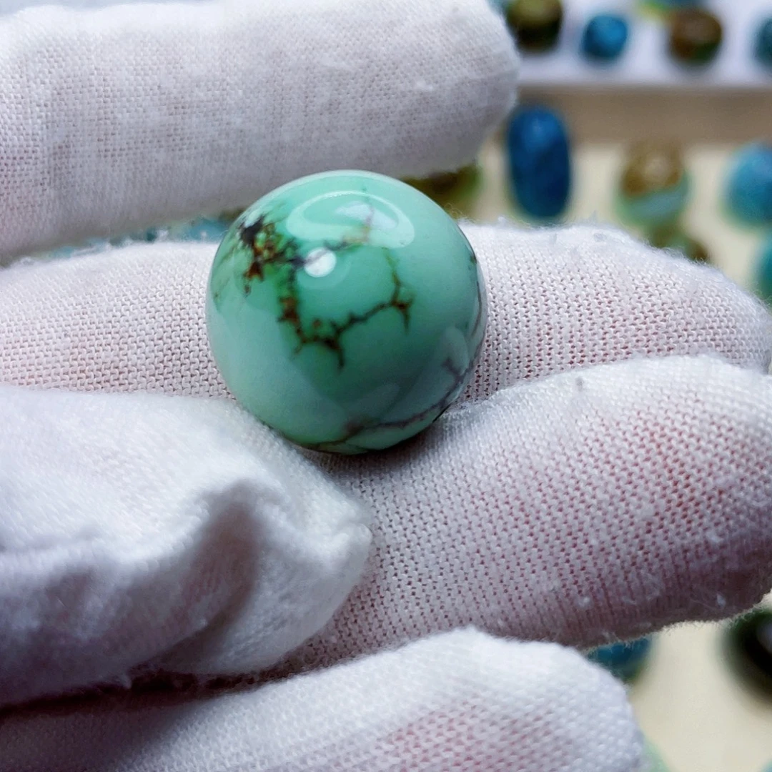 绿松石未镶嵌颈饰