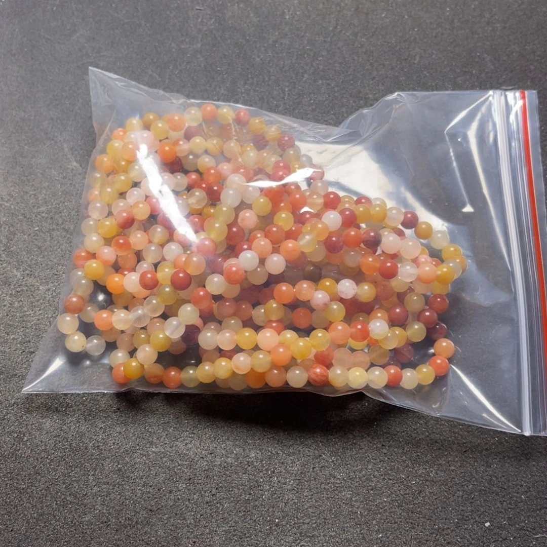 颈饰未镶嵌石英质玉强**敌