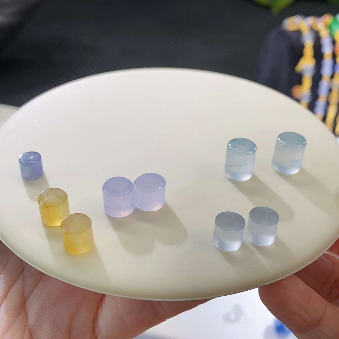 翡翠把件未镶嵌价格不同 多样性发其一