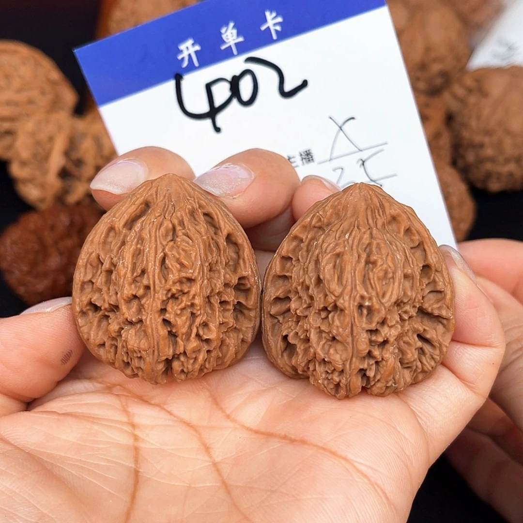 文玩核桃吊坠南疆35尺。 无刀修402
