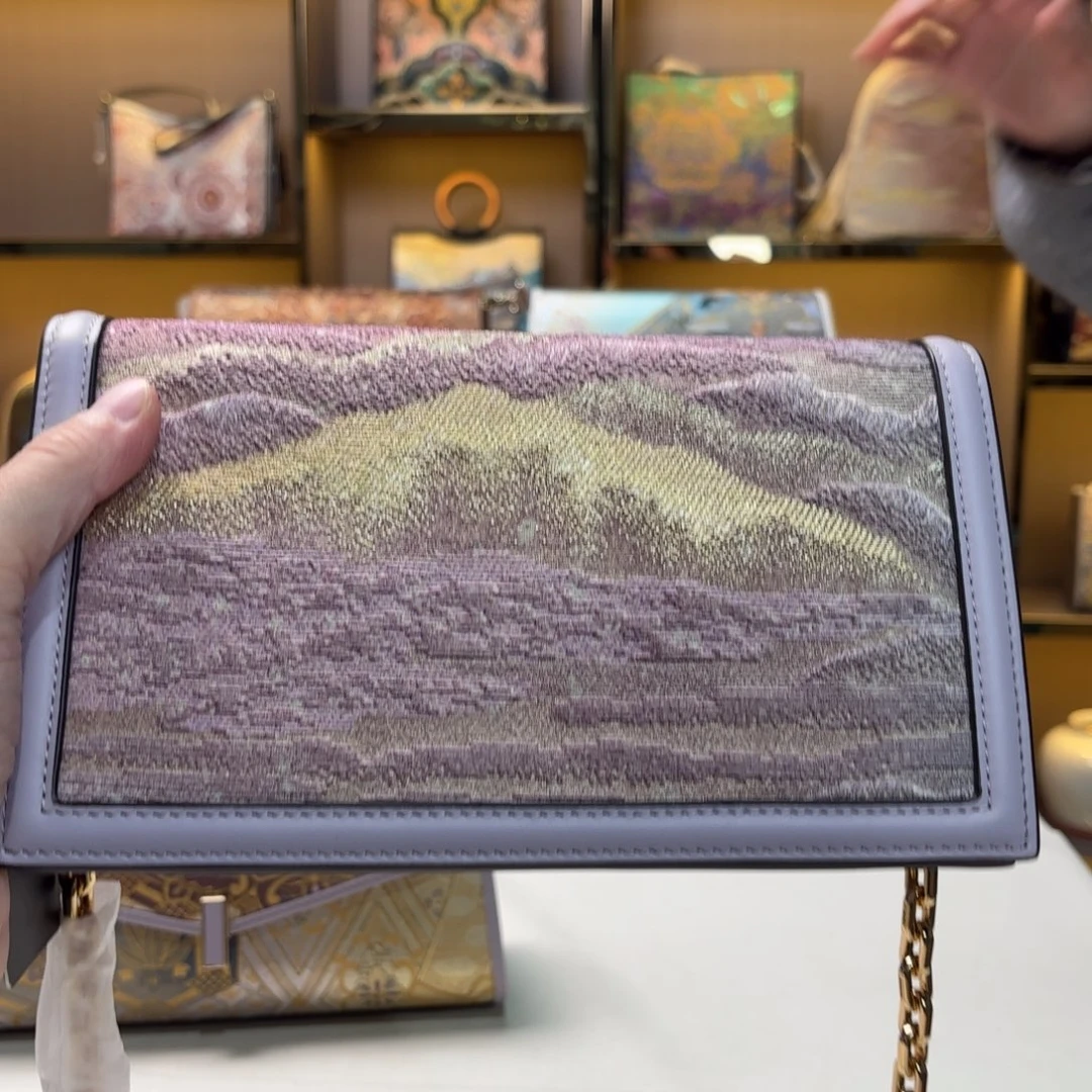 指***沙织绣高定浮力大漏