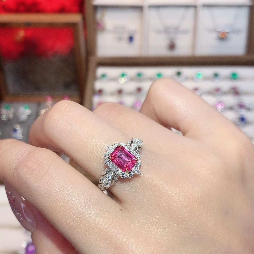 尖晶石戒指18K金镶嵌1.53ct/天然宝石/七天无理由