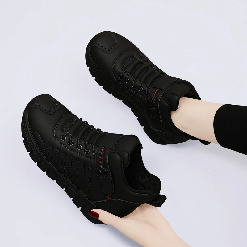 软底妈妈运动鞋平底防滑中老年休闲秋冬季旅游加绒加厚棉鞋女鞋子