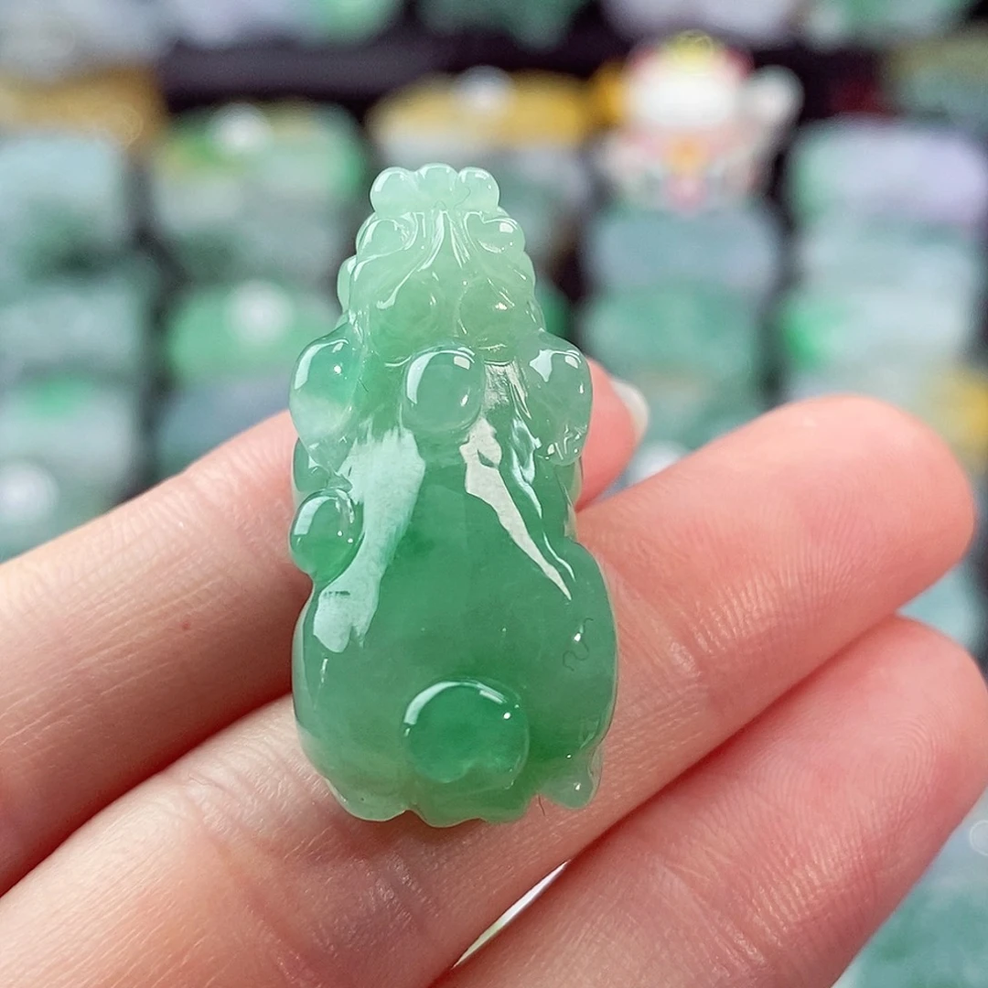 颈饰未镶嵌翡翠天然