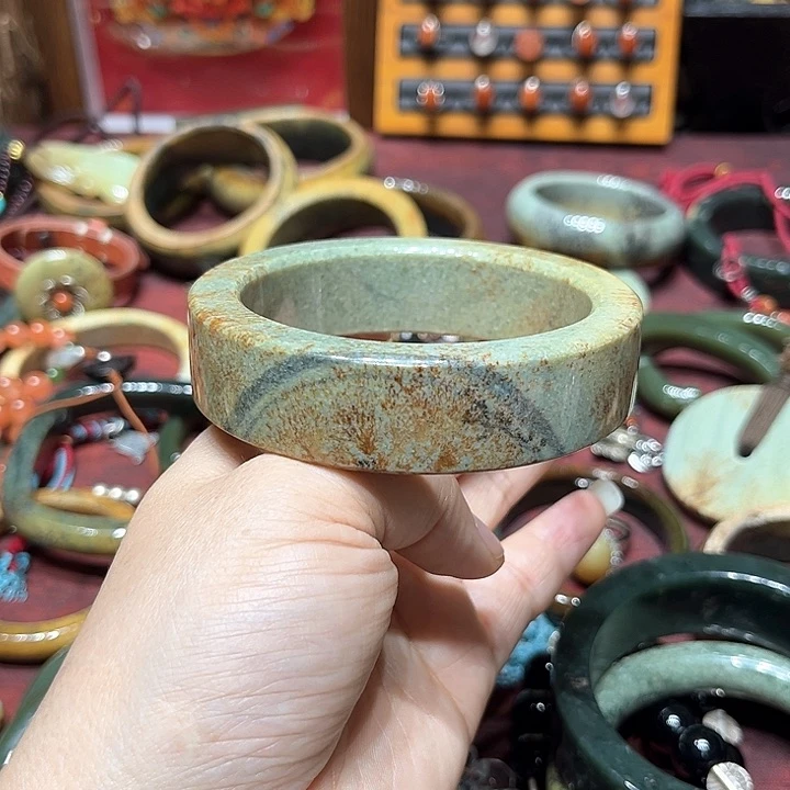 岫岩河磨玉（透闪石质玉）手镯未镶嵌夏*