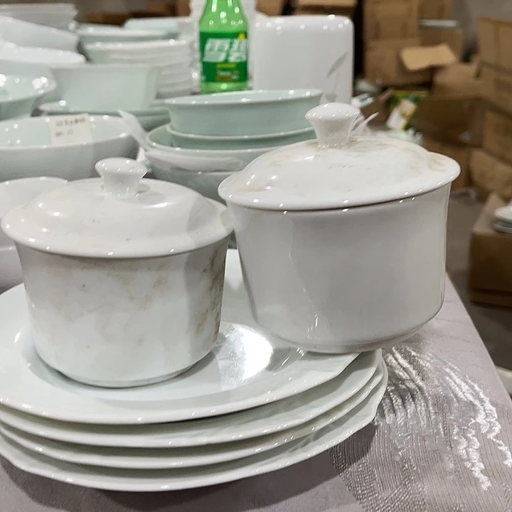 瓷片高白泥炖盅两个微瑕包邮.自己洗