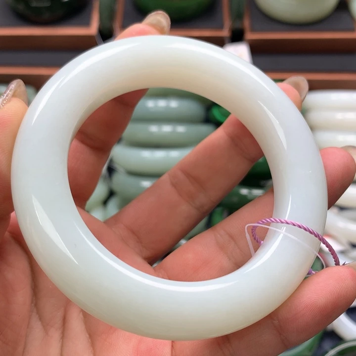 【闪购商品】未镶嵌手镯和田玉