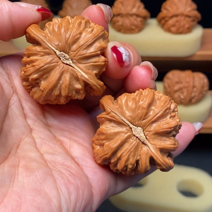 快***！文玩核桃吊坠43全品白狮子