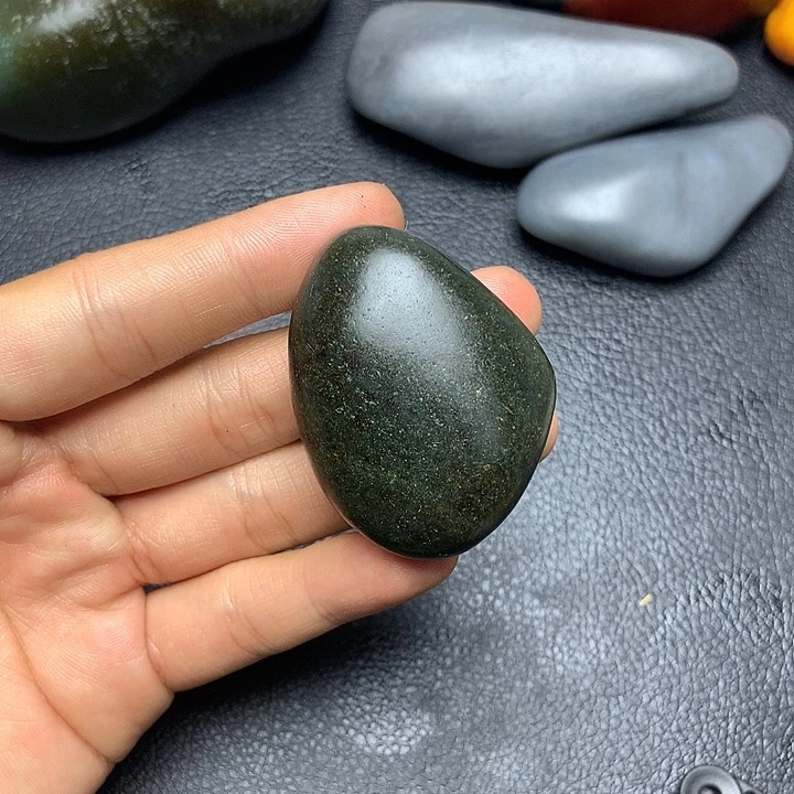 和田玉未镶嵌摆件