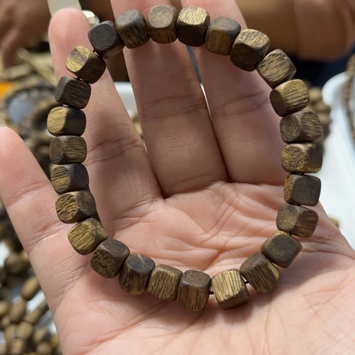 沉香手串0.7方珠单圈多样性发1