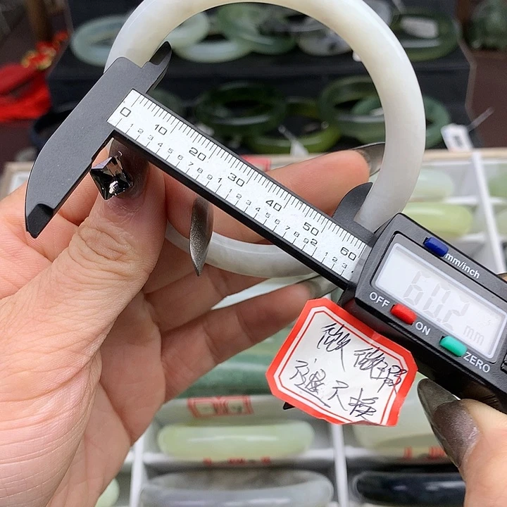 蛇纹石玉手镯未镶嵌788