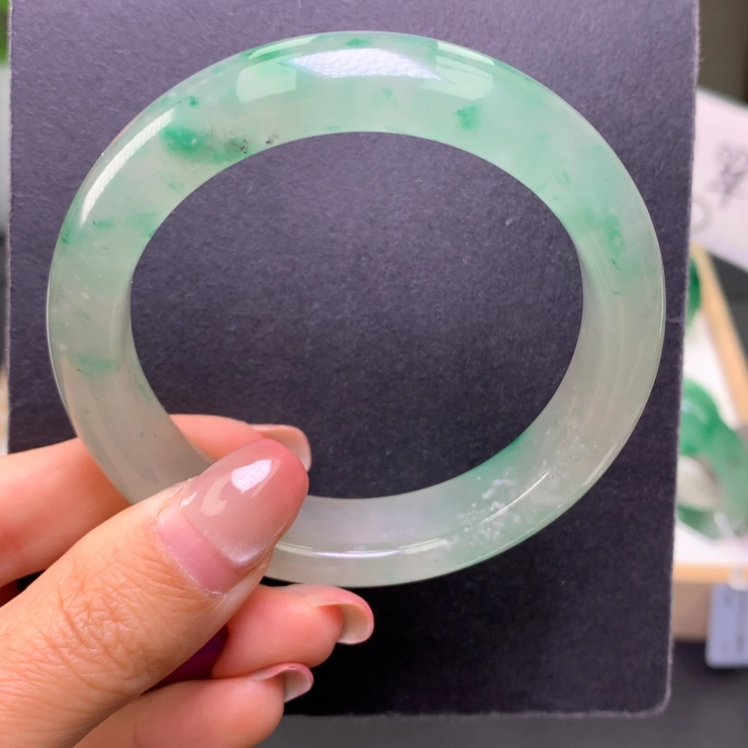 石英质玉（非洲翠）未镶嵌手镯5859白冰飘花