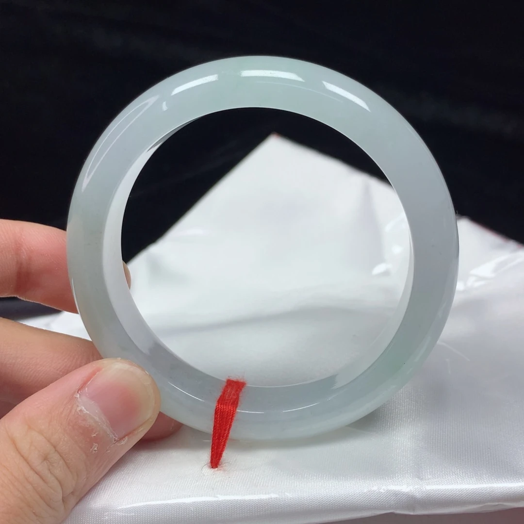 翡翠手镯（圆镯）未镶嵌56.3