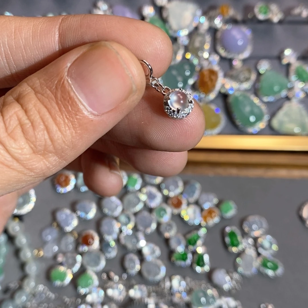 【闪购商品】翡翠颈饰未镶嵌有***a翡翠